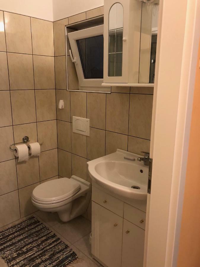 Apartma Mahnic 波斯托伊纳 外观 照片